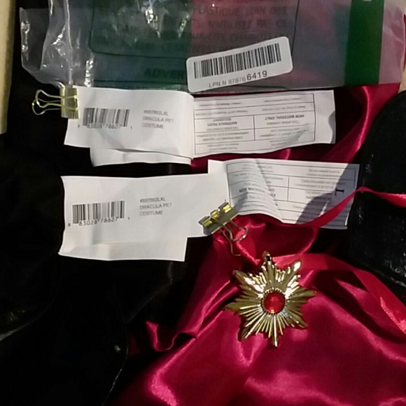 Universal Monster Classic Vampire Costume - Picture 11 of 11